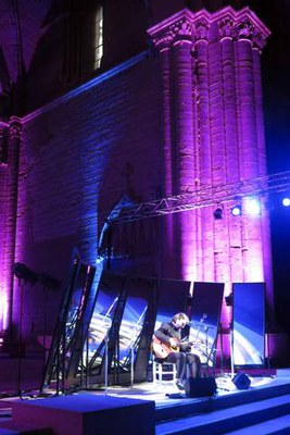 La música del cantautor solsoní s'ha deixat sentir a la nau central de la Seu Vella.