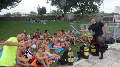 Aquest dimecres es va fer l'última sessió d'iniciació al submarinisme, dins d'Esportmania, a les piscines municipals de Pardinyes.