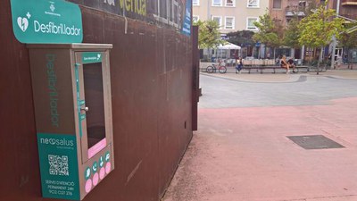 Lleida compta amb 43 desfibril·ladors en edificis públics i al carrer per tractar aturades cardíaques.