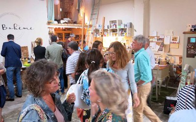 El taller combina l'espai creatiu amb l'activitat formativa.