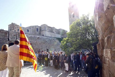 Tant l'acte institucional de la Generalitat com el de la Diputació s'han fet al costat del Pont Llevadís de la Seu Vella.