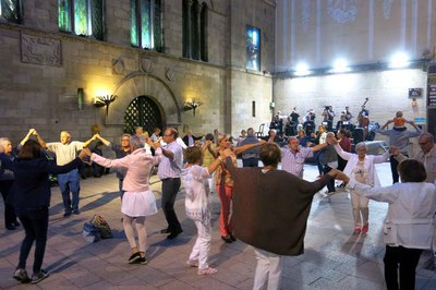 La Cobla Municipal de Lleida ha estat l’encarregada d’amenitzar la ballada.