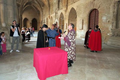 La signatura de l'acord prenupcial.