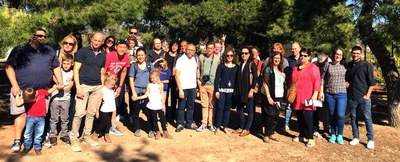 Foto de família d'alguns dels participants en la visita guiada al castell templer.