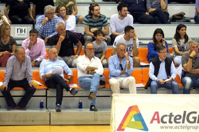 El tinent d'alcalde Xavier Rodamilans ha acompanyat el president de l'Actel Força Lleida a la llotja del Barris Nord.