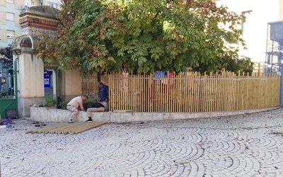 Una de les tasques que s'ha fet en aquest programa és instal·lar aquesta tanca..