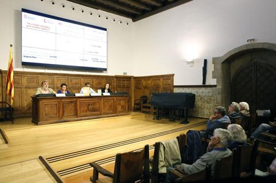 El paer en cap, Àngel Ros, ha assistit aquesta tarda a l'IEI a la presentació dels llibres editats per la Càtedra Màrius Torres amb motiu del 75è ani….