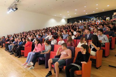 La sala Leandre Cristòfol de la Llotja ha acollit la diada de la natació.