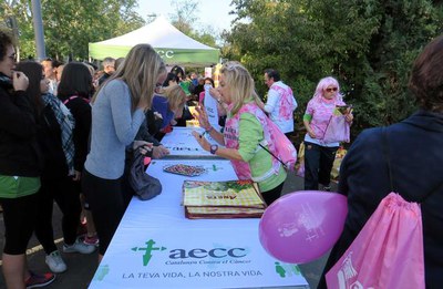 Ambient en el punt d'inscripció, abans de la sortida.