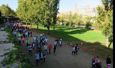 Els participants han passat per la canalització, cap a l'ermita de Grenyana.