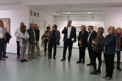 La inauguració de l'exposició ha comptat amb la intervenció del poeta Jaume Pont, de l'artista Víctor Sunyol i la comissària Glòria Bosch..