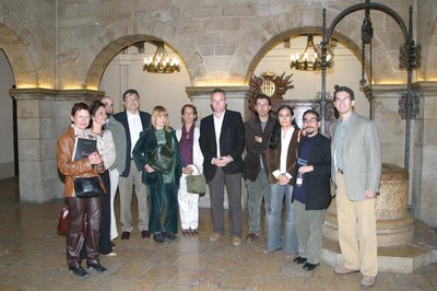 El tinent d'alcalde Xavier Sàez ha rebut els escriptors participants en el cicle "Valiente mundo nuevo", de la Fundació Cultural la Caixa.