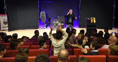 Al matí hi ha hagut una gala de màgia a la Llotja.