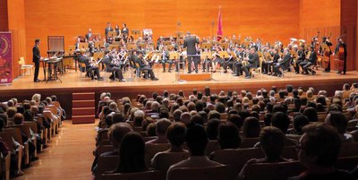 La BSUMLleida ha presentat un programa molt eclèctic sobre la tradició dels grans musicals del segle XX.