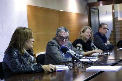 L'alcalde Ros i la defensora dels Drets dels Infants, Maria Jesús Cabau, han presentat la Setmana dels Drets dels Infants.