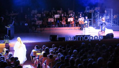 Carmen Porcar una de els veus del Mampop 2017 en plena actuació.