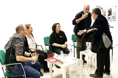 L’alcalde de Lleida, Àngel Ros, ha assistit aquesta tarda a la taula rodona que ha organitzat el Museu d’Art Jaume Morera per reflexionar sobre els v….