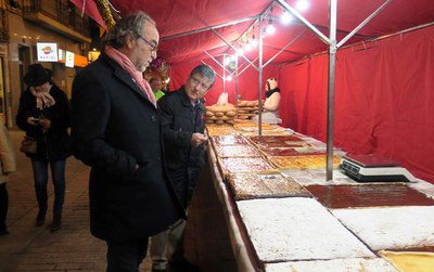 El tinent d'alcalde Rodamilans ha visitat les parades i saludat els paradistes.