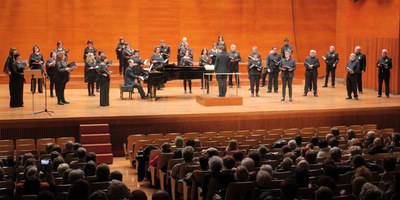 El Cor de Cambra de l'Auditori, juntament amb 200 cantaires de les corals del Segrià, ha estrenat una obra de en honor a Granados.