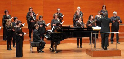 Xavier Puig ha dirigit el Cor de Cambra, acompanyat del pianista Jordi Castellà.