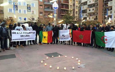 En la concentració s'ha llegit un manifest de condemna.