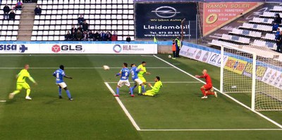 El Lleida ha hagut de refer-se del gol advers de l'Elx a l'inici del partit.