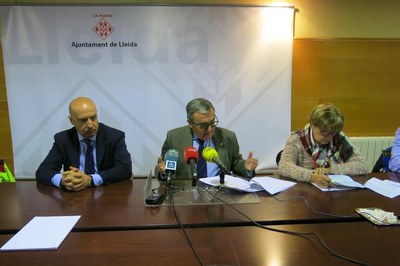 Es recomana l’ús del transport públic i els desplaçaments a peu per facilitar la mobilitat i la fluïdesa del trànsit en vies principals i properes a ….