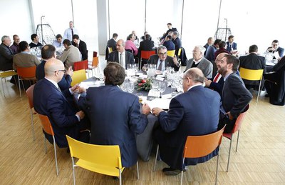 Després de l'entrega de premis ha tingut lloc un dinar, també a la Llotja.