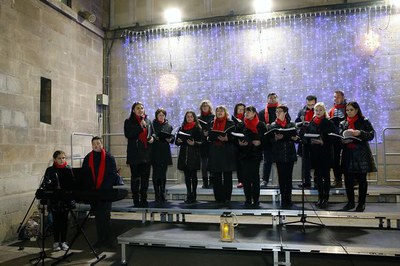 La coral de l'Associació Cultural Romanesa Miorita de Lleida ha interpretat unes nadales.