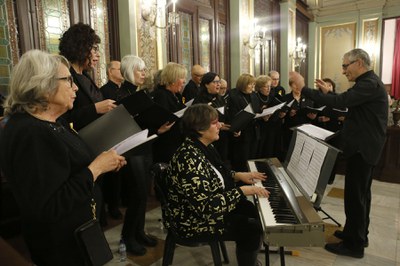 La Scola Cantorum de Lleida ha amenitzat la vetllada amb un recital de nadales.