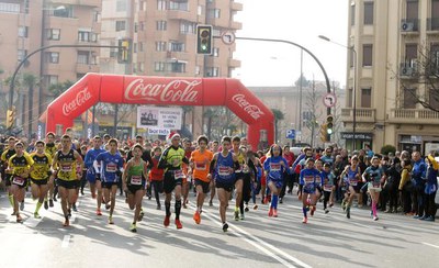 Sortida de la cursa del circuit curt, amb 600 participants.