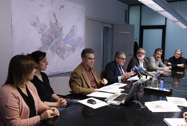 Un moment de la roda de premsa de presentació del document