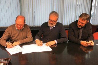 Fotografia de la signatura de l'acta de recepció 2.