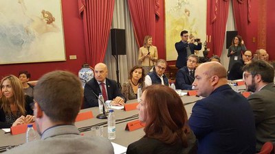 El tinent d'alcalde Rafael Peris ha estat el representant de l'Ajuntament de Lleida, en aquesta reunió a Fitur.