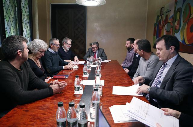 Un moment de la deliberació del jurat dels Premis Horta