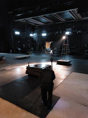 Està dotat de la més avançada tecnologia audiovisual i concebut per respondre perfectament a qualsevol dels seus usos: teatre, cinema, congressos, co….