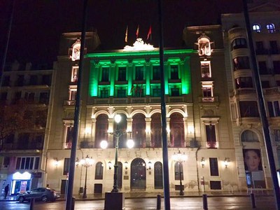 La façana de l'Ajuntament de Lleida, aquest vespre..