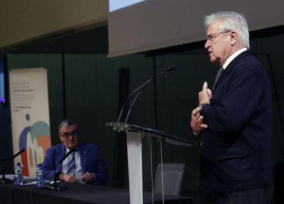 L'exdirector executiu de l'ONU-Habitat i exalcalde de Barcelona, Joan Clos, ha fet la conferència inaugural de la XIII Trobada Estatal de Ciutats Edu….