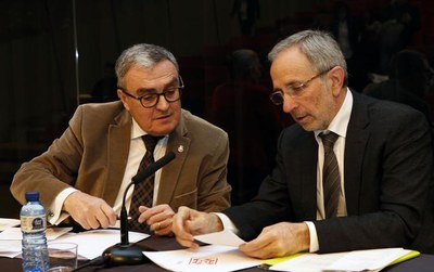 L'alcalde de Lleida, Àngel Ros, i l'alcalde de Granollers, Josep Mayoral, a l'Assemblea General de la Xarxa Estatal de Ciutats Educadores, a la Llotja.