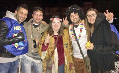 Els joves voluntaris de Nits Q han fet una nova acció aquest dissabte de Carnaval per trametre missatges de sensibilització de civisme i convivència ….