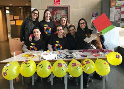 Les joves que participen en el projecte "En plenes facultats" també col·laboren com a voluntàries del projecte Nits Q Lleida de la Paeria.