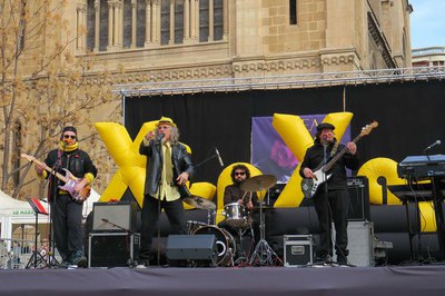 Animació infantil amb l'espectacle “Que peti la plaça”, de la companyia lleidatana Xip Xap, a la plaça de Sant Joan, pel Carnaval de Lleida.