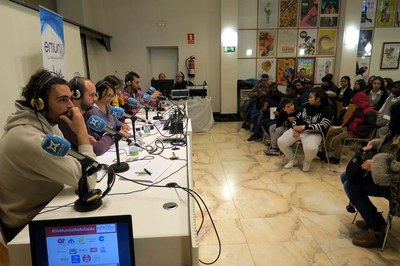 Una de les emissores que participa en el Dia de la ràdio a Lleida, és Emun FM.