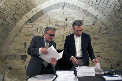 La presentació dels volums del nou catlàleg de béns protegits de Lleida s'ha fet a la Casa de la Volta de la Seu Vella..