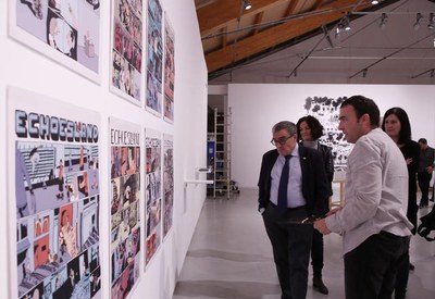 L'alcalde ha visitat les mostres que es podran veure a partir de demà a la Panera.