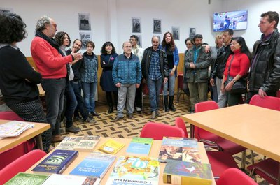 Acte d'obertura a la nova exposició a la Saleta de la Panera, que s'ha fet amb els usuaris de la Saleta, alumnes de l'Escola Municipal d'Art Leandre ….