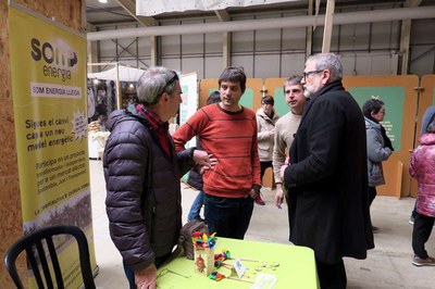 Larrosa ha saludat alguns dels paradistes participants a la Fira.