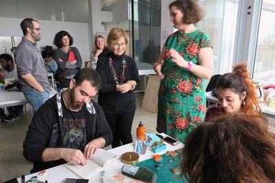 Aquesta setmana la directora d’animació Marie Paccou imparteix als alumnes de l’Escola Municipal d’Art Leandre Cristòfol el taller “Flipped Books” di….