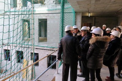 Un moment de la visita que ha fet aquest matí l'alcalde a les obres de la nova seu d'Ilerna.