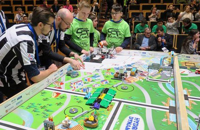 El concurs de robòtica First Lego League ha desplegat una edició més l’enginy i les habilitats dels alumnes participants.